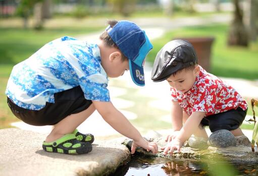男孩吉祥起名技巧_男孩取名文言_洪亮吉祥名字推荐