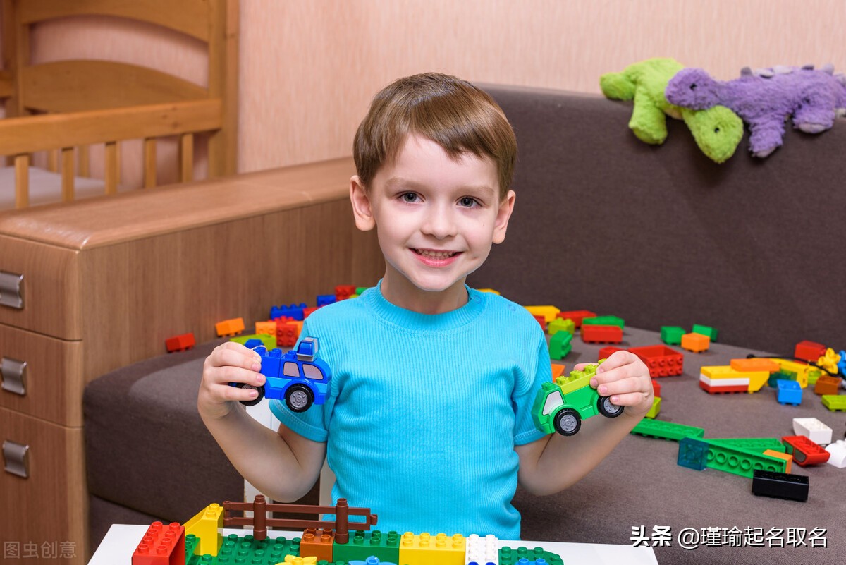 昱字的含义取名女孩_宝宝起名yu字男孩名字_yu字女孩名字寓意