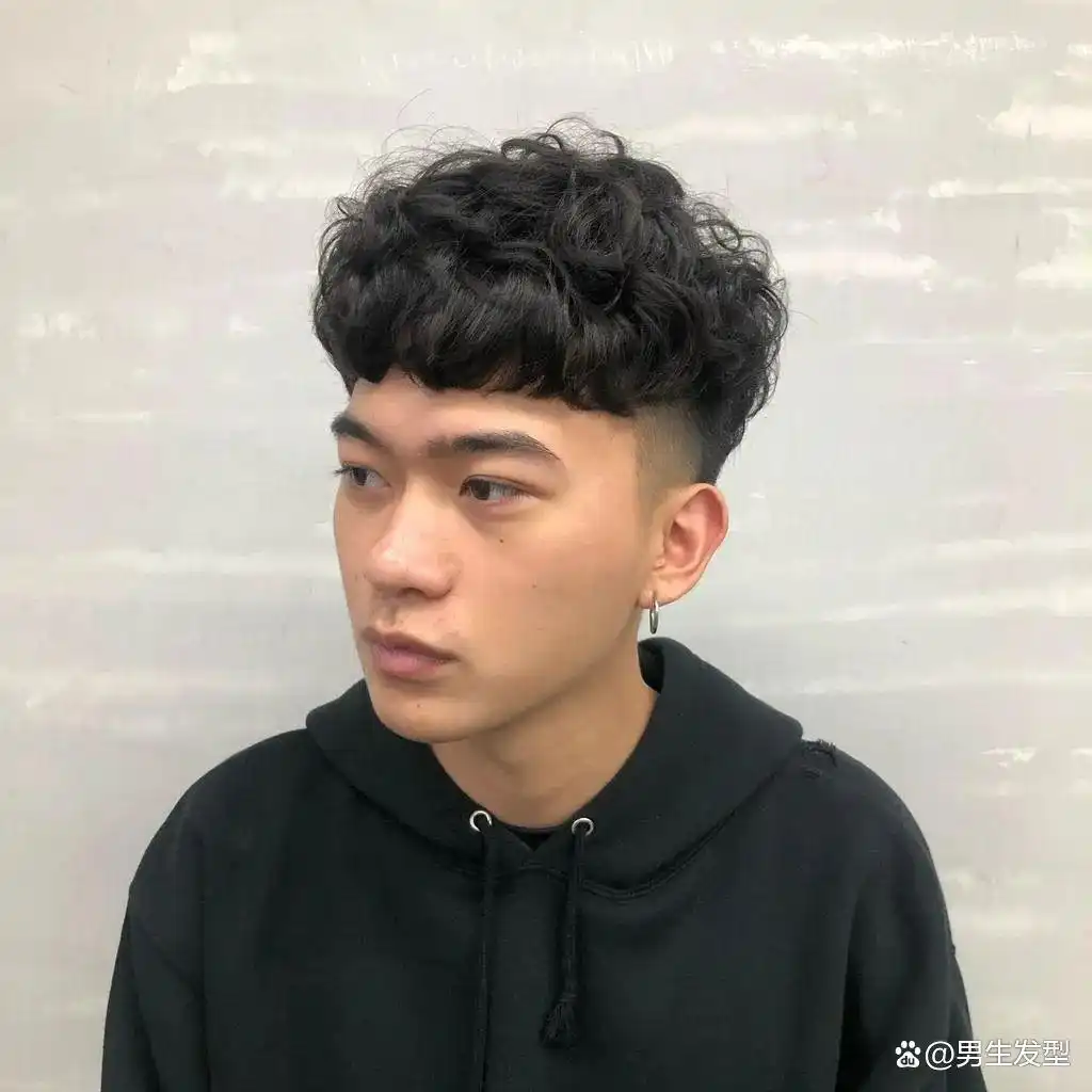 昇取名男孩发型_男生发型提升颜值_夏季清爽发型推荐