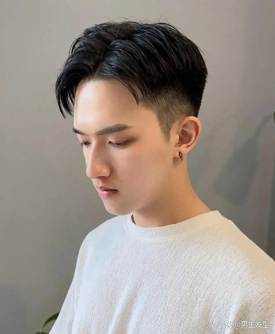 昇取名男孩发型_男生发型提升颜值_夏季清爽发型推荐