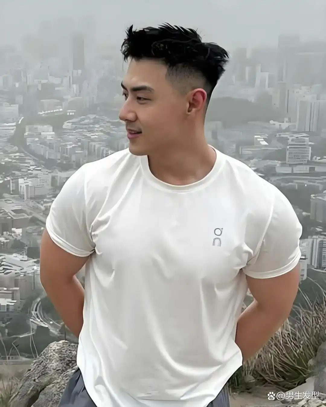 男生发型提升颜值_昇取名男孩发型_夏季清爽发型推荐