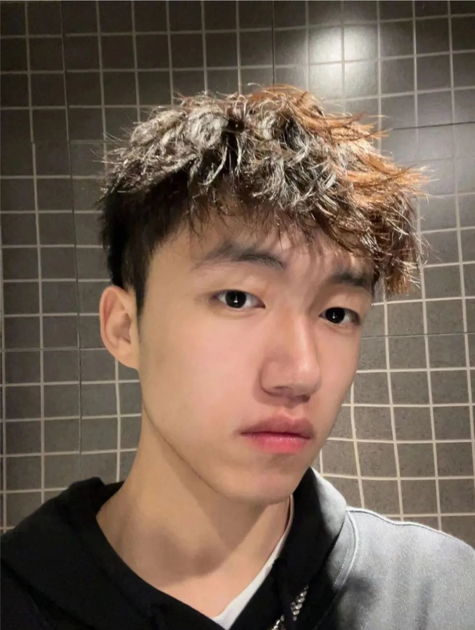 昇取名男孩发型_ 清爽时尚男士发型 _