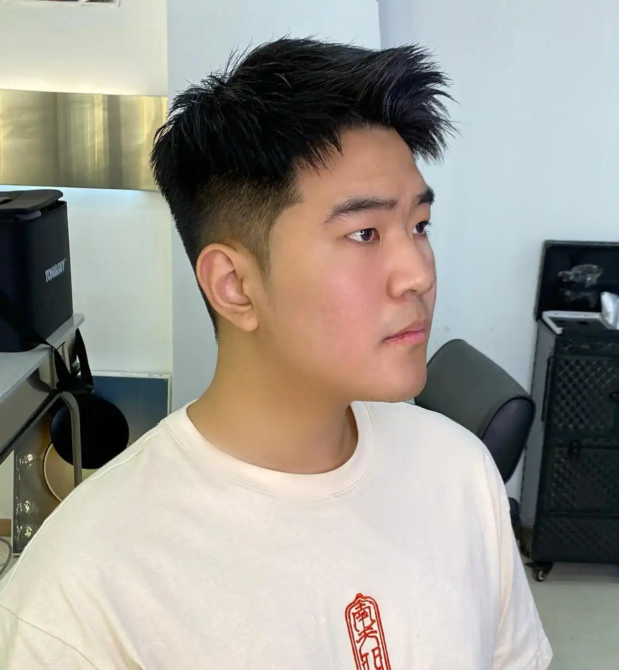 _ 清爽时尚男士发型 _昇取名男孩发型