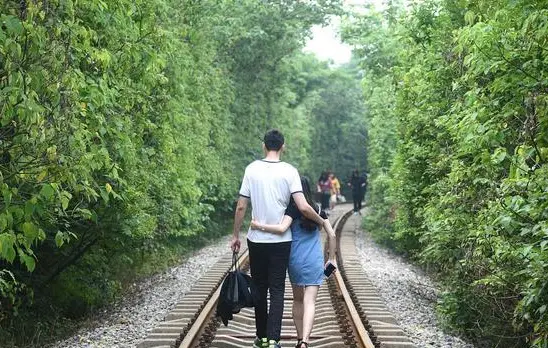 微信称呼含义_男人微信昵称分析_男子用微信给女孩取名字