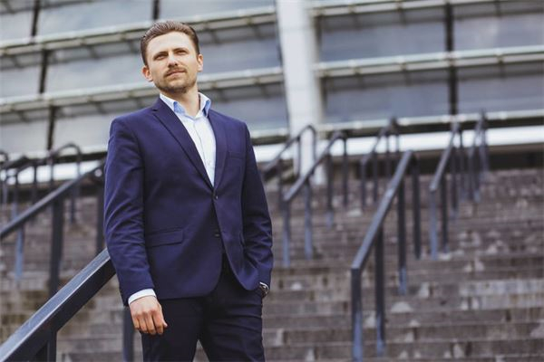 1995属猪男事业财富分析_1995属猪男命运与婚姻_1995年男孩取名王子